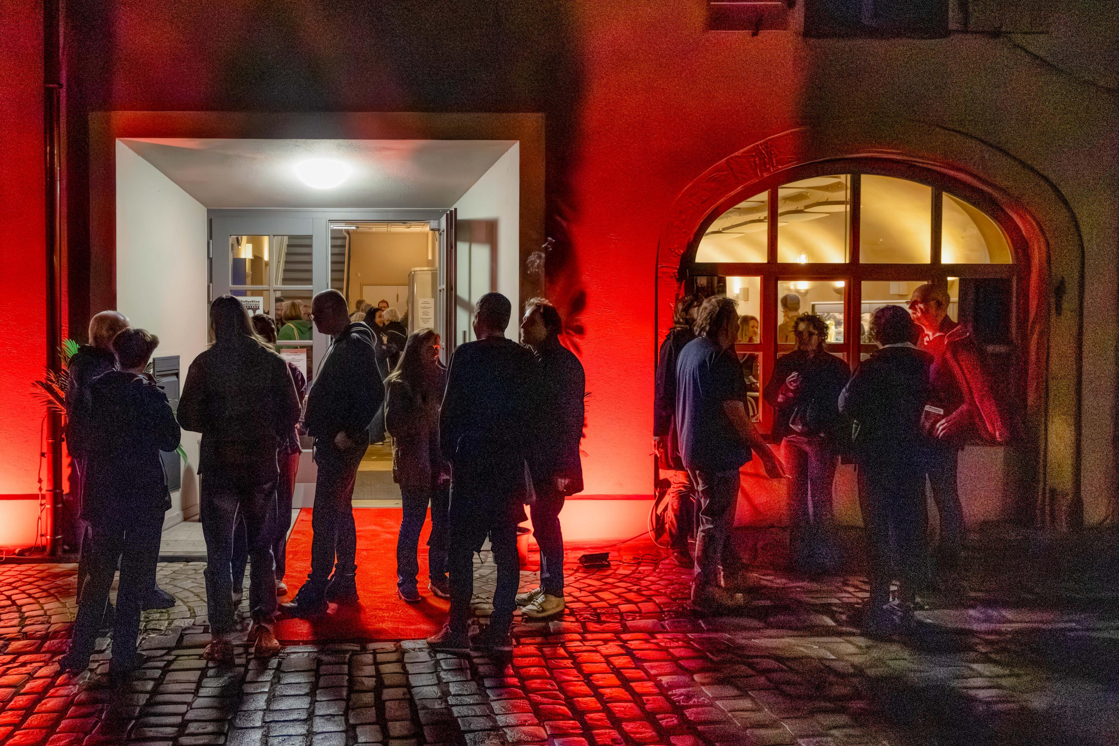 Festivalabend vor dem KulturKino Feuchtwangen